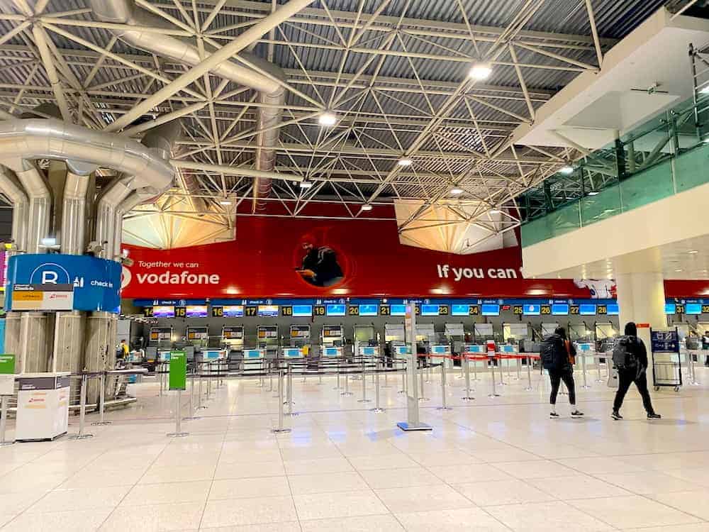 Buy SIM card for Portugal at airports - Lisbon airport SIM