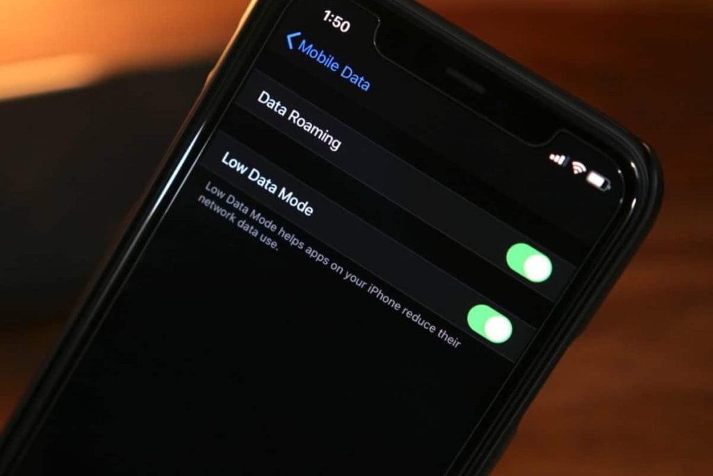 How to activate roaming service on iPhone