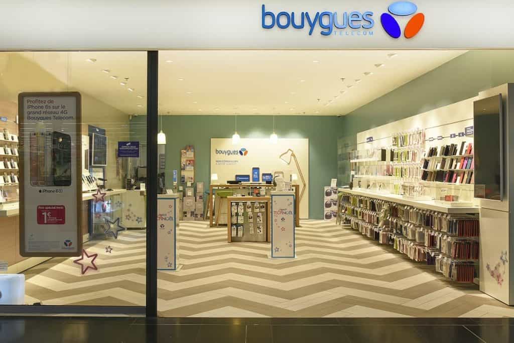 Bouygues 's store at shopphing centres