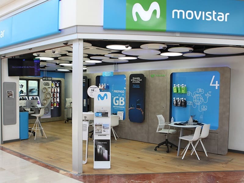 You can buy a SIM card at Movistar store
