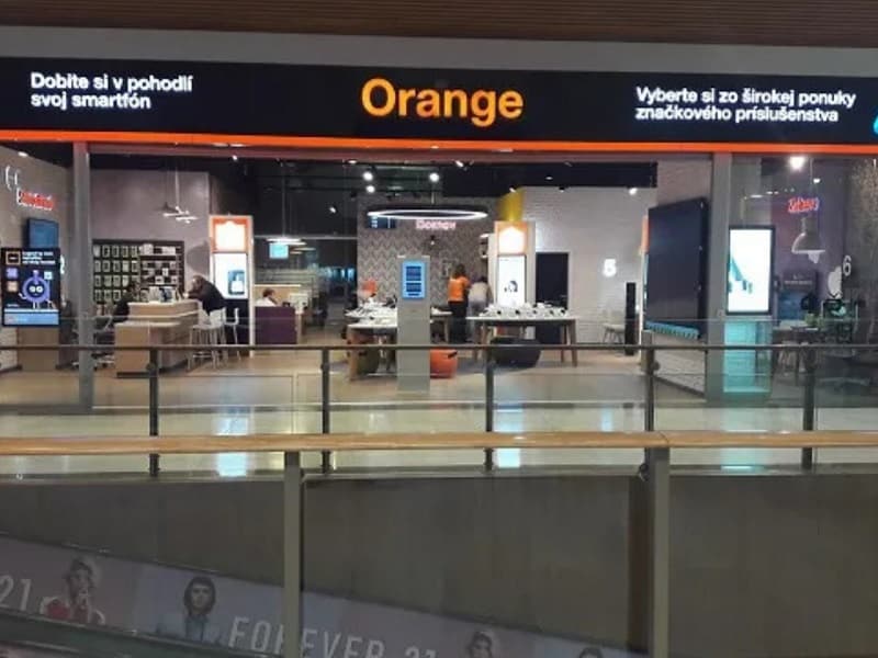 You have the option to buy SIM cards upon arrival at the Belgium airport