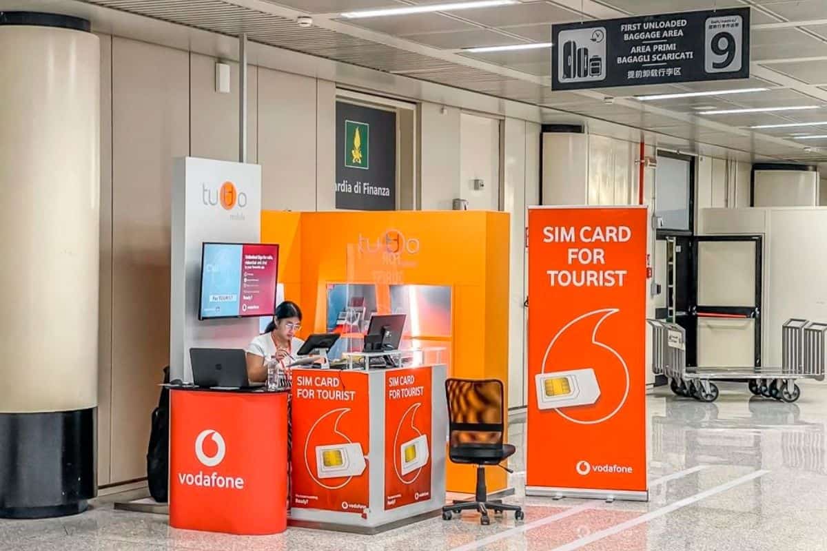 Vodafone Italy kiosk