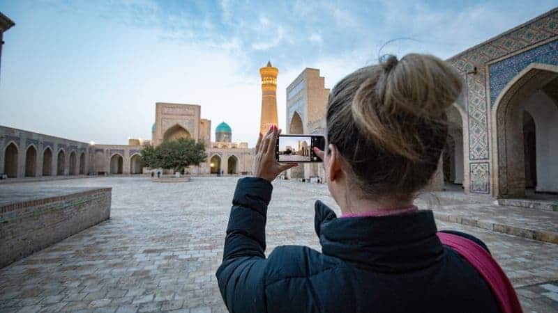 Data roaming can help tourists to connect Internet 
