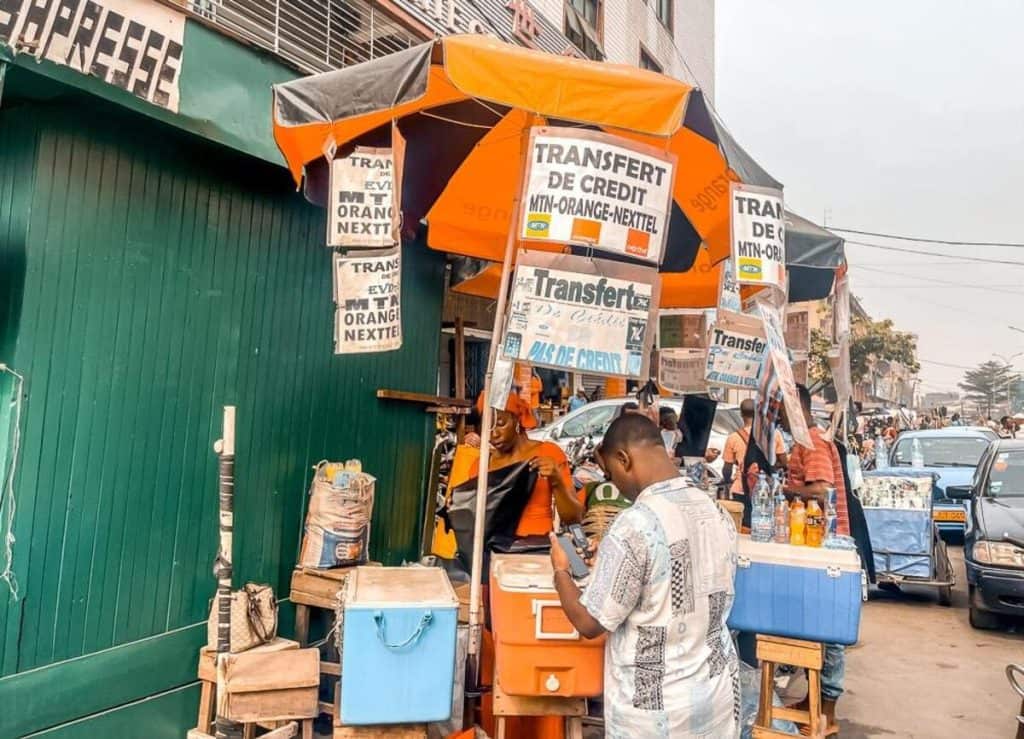 Buying a SIM card for tourists in Cameroon at street vendors