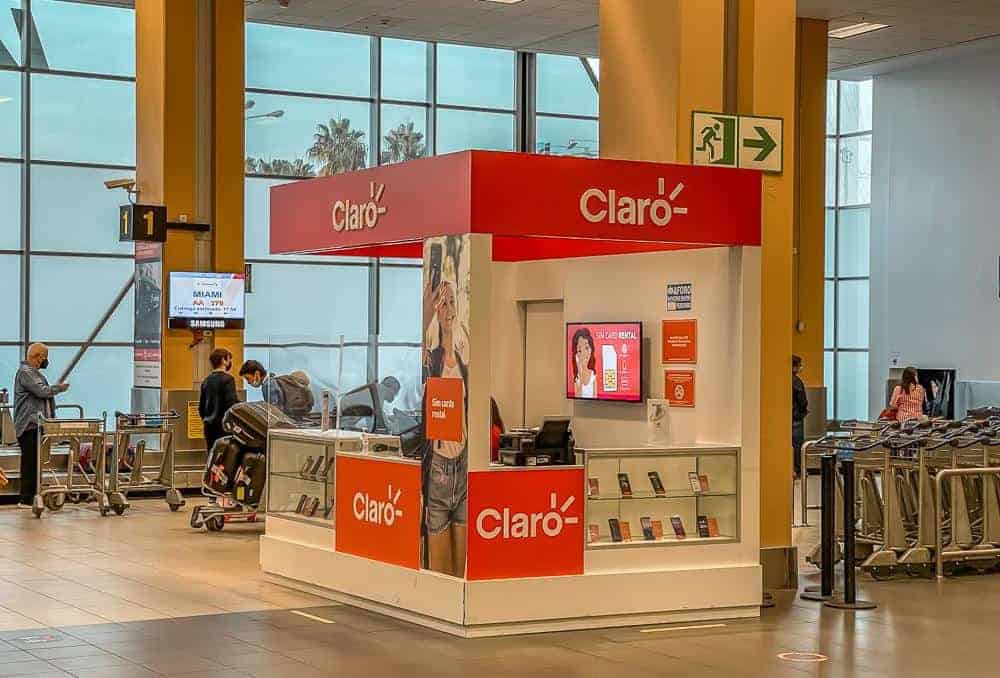 claro kiosk sim at chile airport