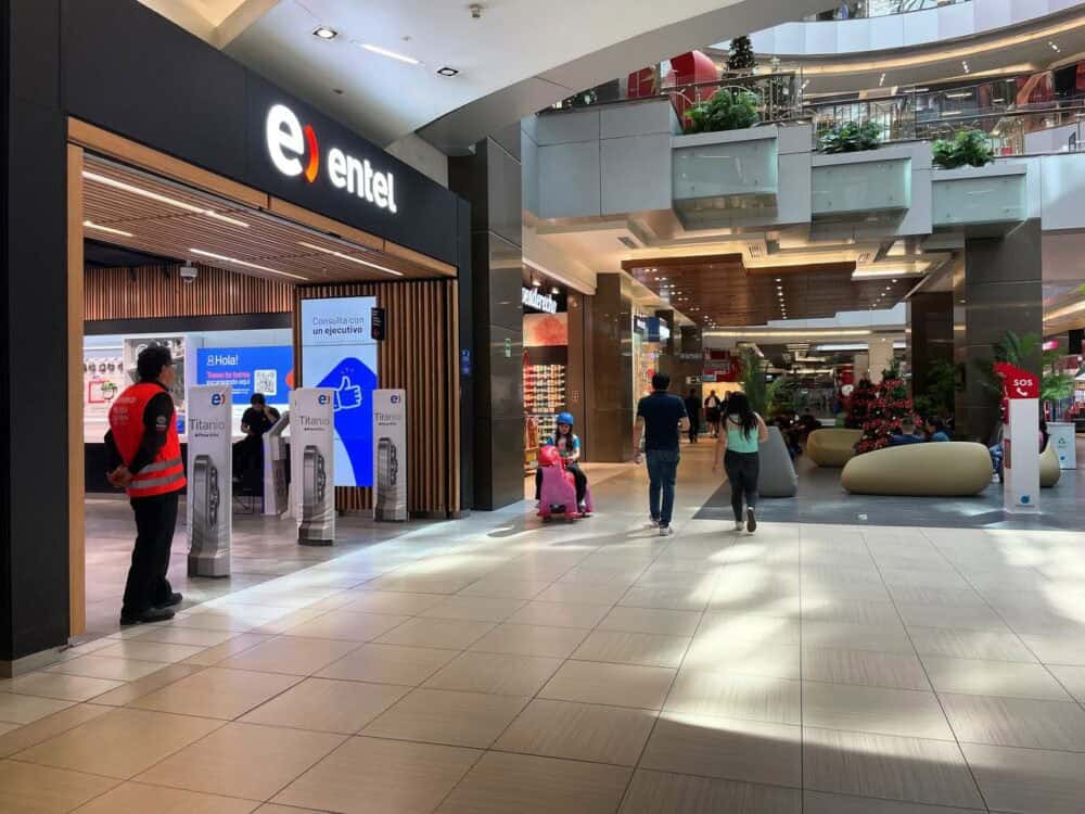 entel sim store at santiago airport