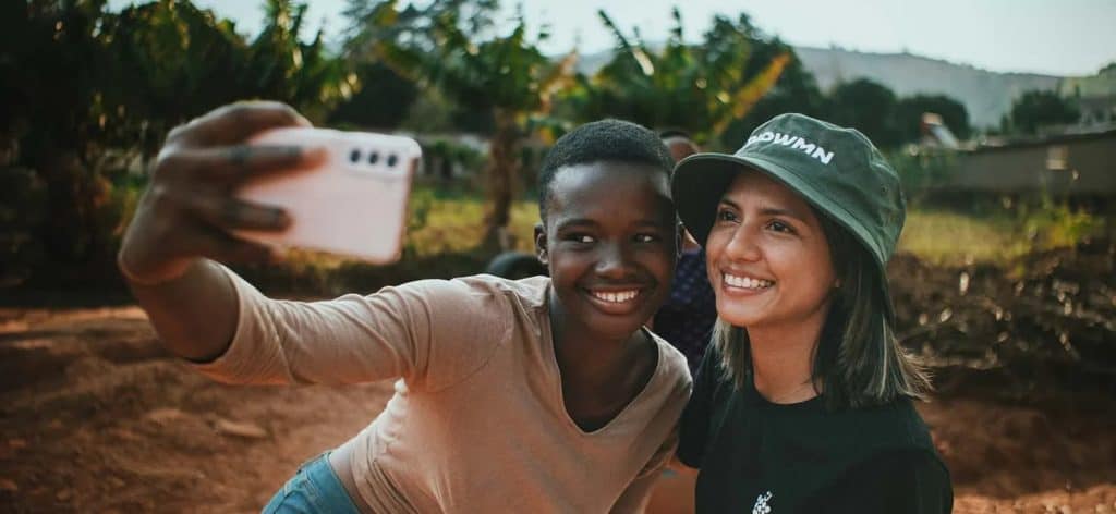 Using Guinea-Bissau esim help tourists keep connected