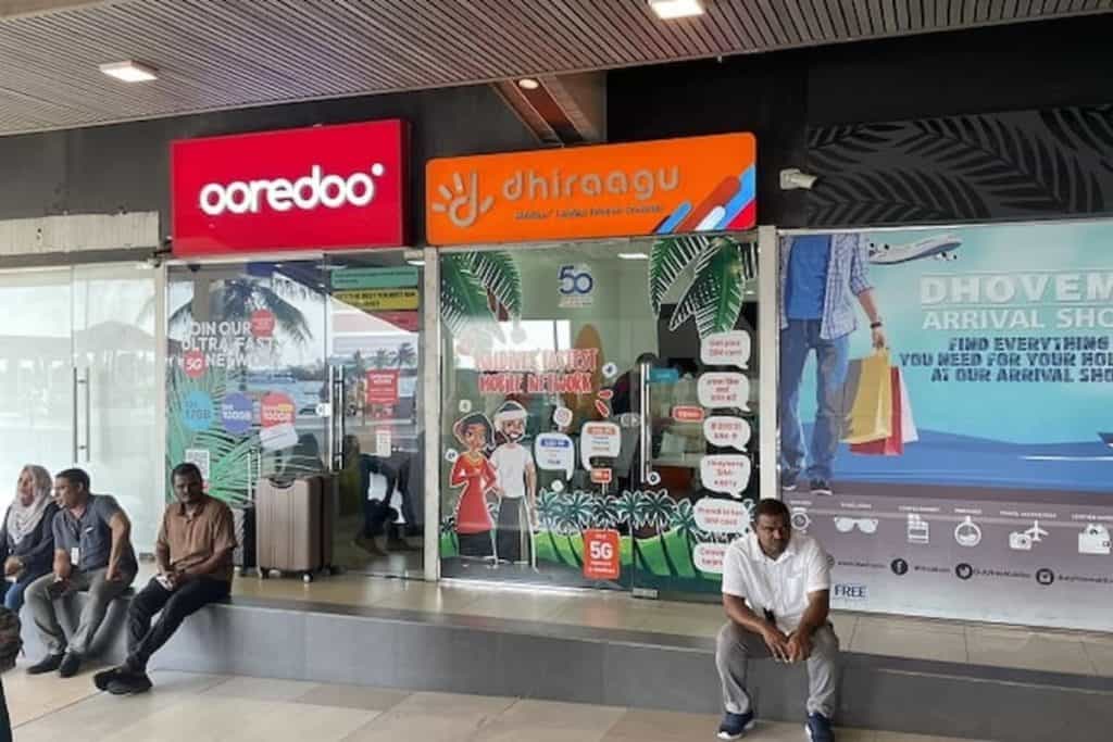 Buy Dhiraagu Maldives SIM cards at airports