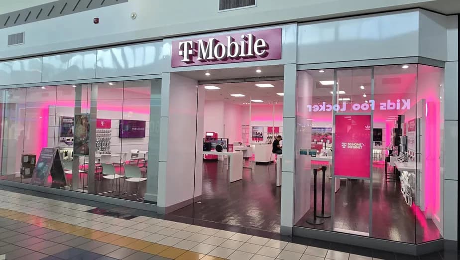 t mobile store in las catalinas mall in puerto rico