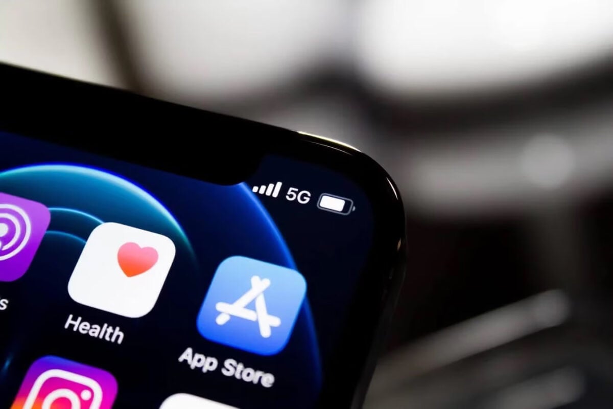 5G signals on iPhone